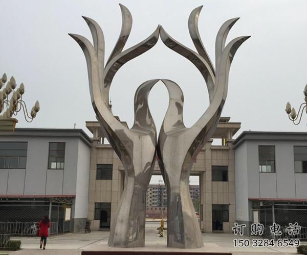 異形心形雕塑廠家 現代校園小品 校園不銹鋼心形雕塑廠