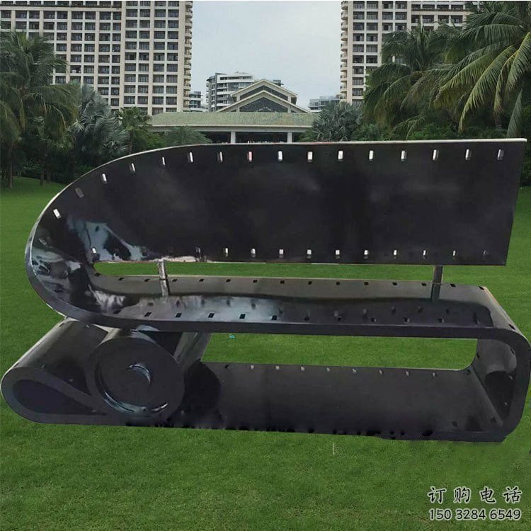 拉絲膠卷雕塑廠家 鏤空創(chuàng)意擺件 別墅區(qū)不銹鋼膠卷雕塑廠