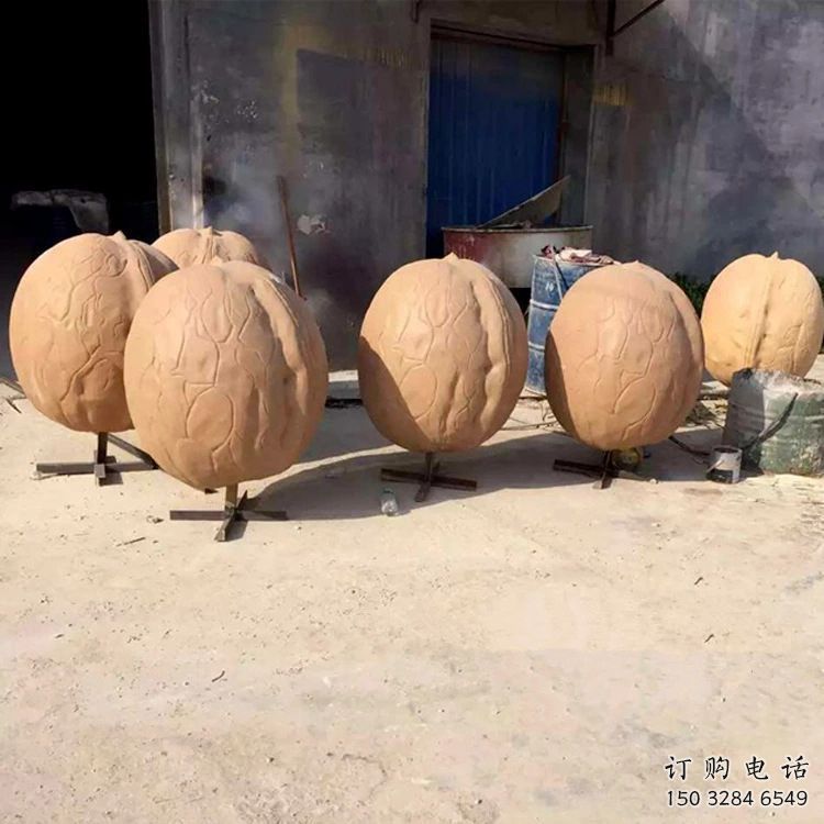 大型核桃雕塑廠家 鍛造小品 創意核桃雕塑定制