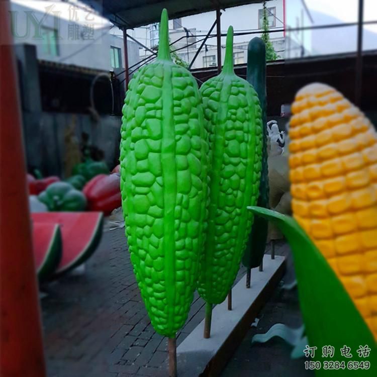 異形黃瓜雕塑廠家 現(xiàn)代公園小品 廣場黃瓜雕塑定制