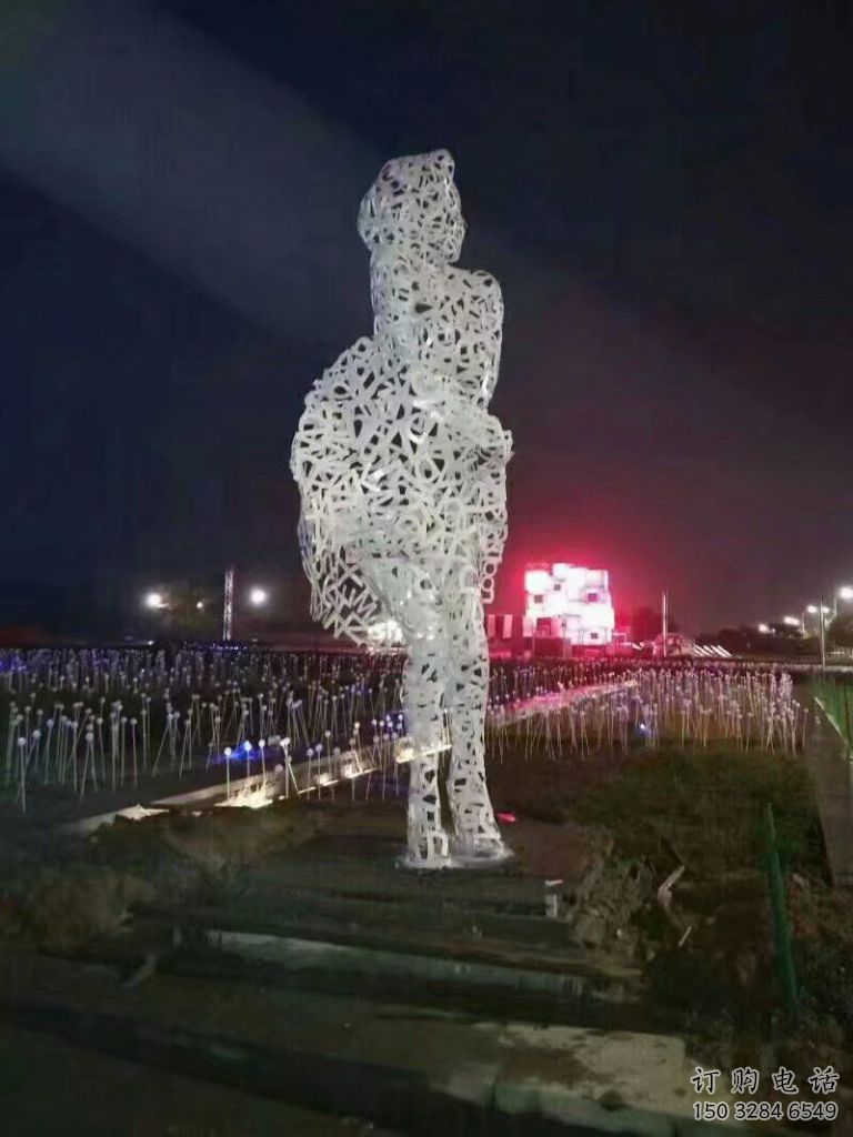 現代少女雕塑廠家 大型別墅區擺件 鏤空不銹鋼少女雕塑廠