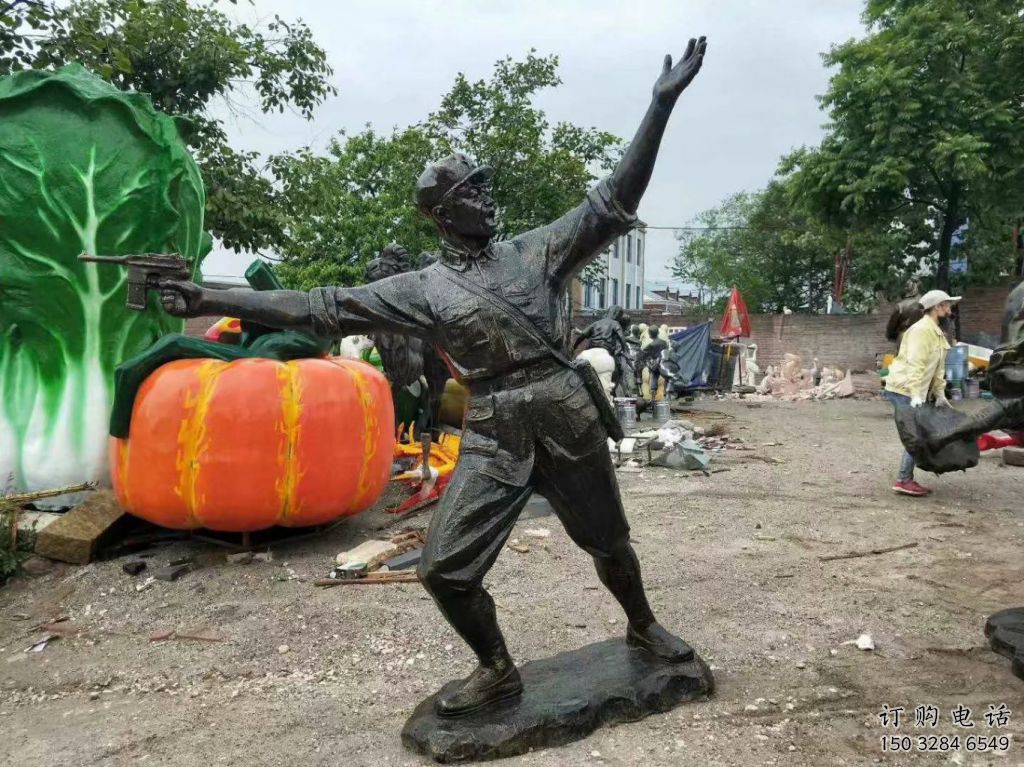 大型士兵雕塑廠家  街頭小品  現代士兵雕塑生產