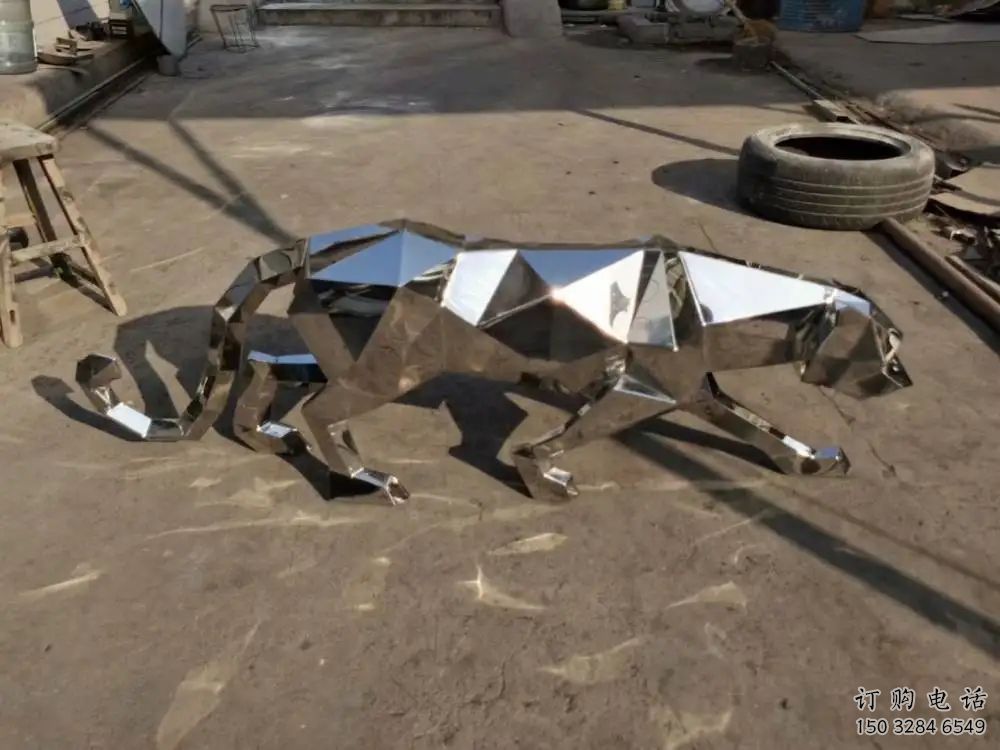 鍛造金錢(qián)豹雕塑廠家 公園小品 戶外不銹鋼金錢(qián)豹雕塑