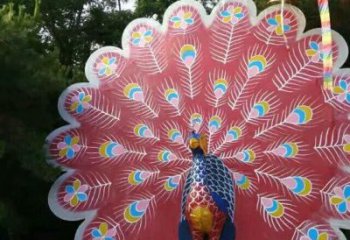 選用創(chuàng)意孔雀雕塑 步行街店門口雕塑 動物小品