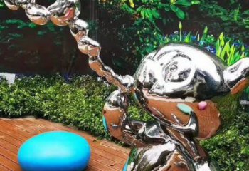 園林貓咪雕塑制作，噴漆運動雕塑，網(wǎng)格形式