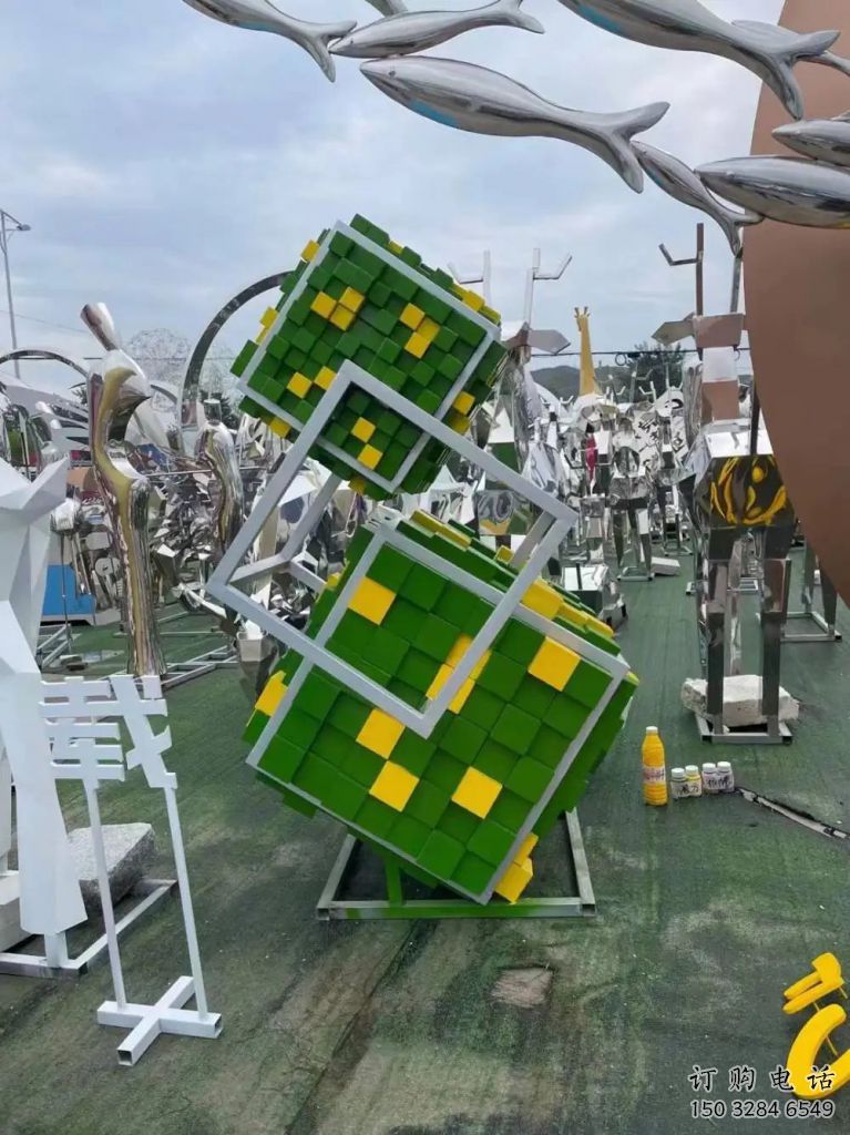 選定景觀魔方雕塑 烤漆大型小品 酒店雕塑生產商