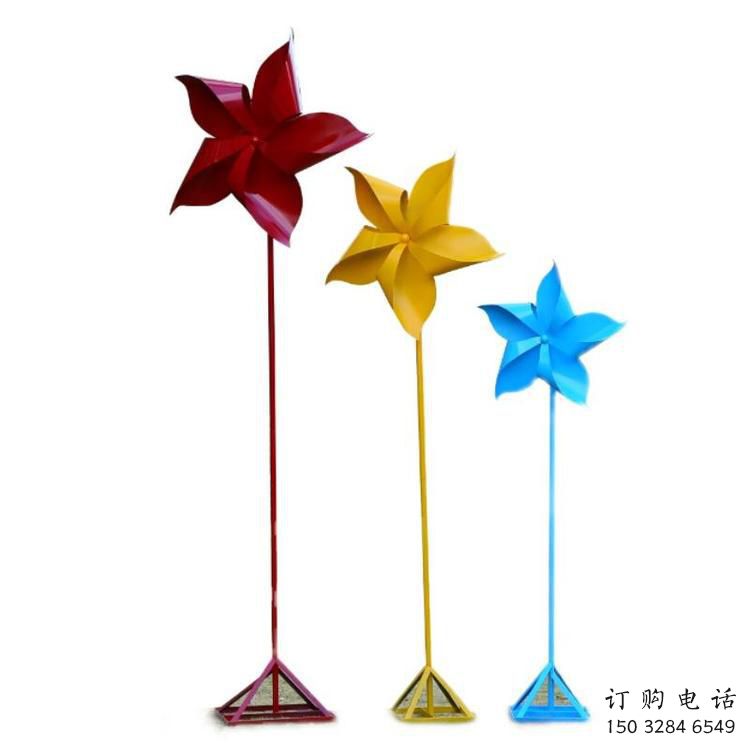 大門口風(fēng)車雕塑預(yù)選 發(fā)光公園旋轉(zhuǎn)雕塑 仿真旋轉(zhuǎn)雕塑