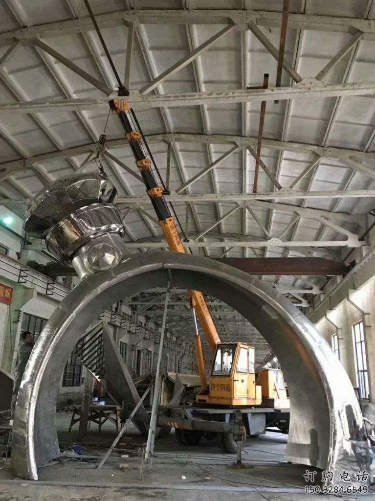 仿真指環(huán)雕塑廠家制作 電鍍現(xiàn)代標(biāo)識雕塑 部隊(duì)戒指環(huán)雕塑