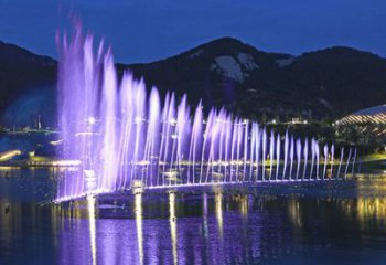 大型程控噴泉雕塑，高噴循環(huán)噴水方式設(shè)計