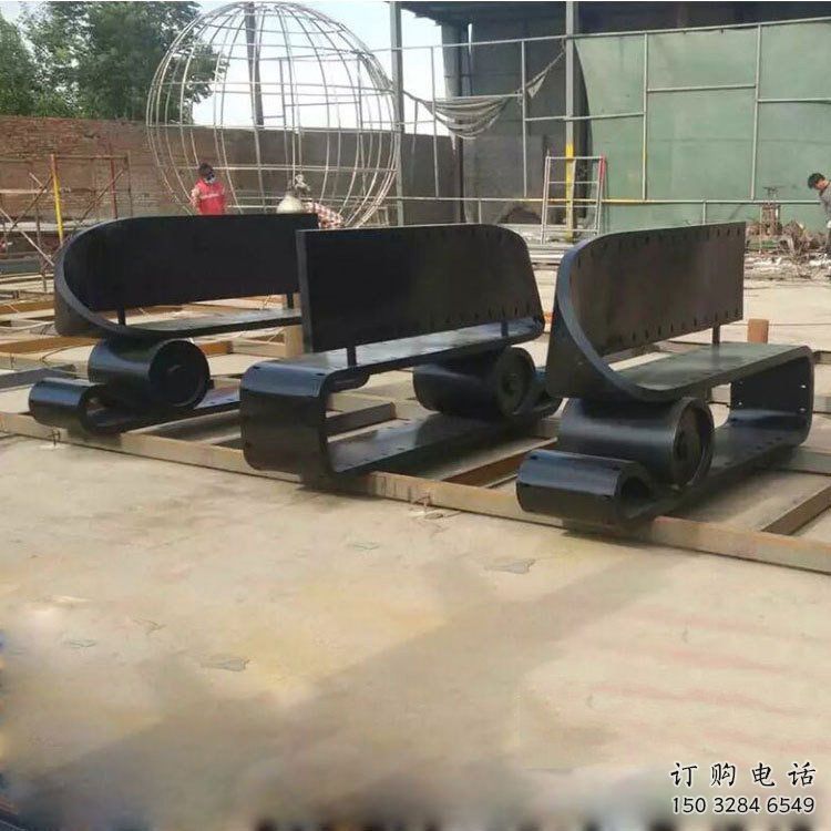 不銹鋼膠卷坐凳雕塑