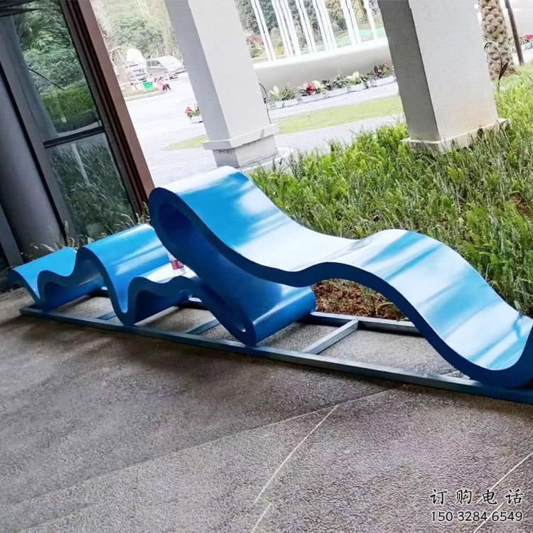 抽象造型坐凳雕塑，不銹鋼烤漆工藝效果