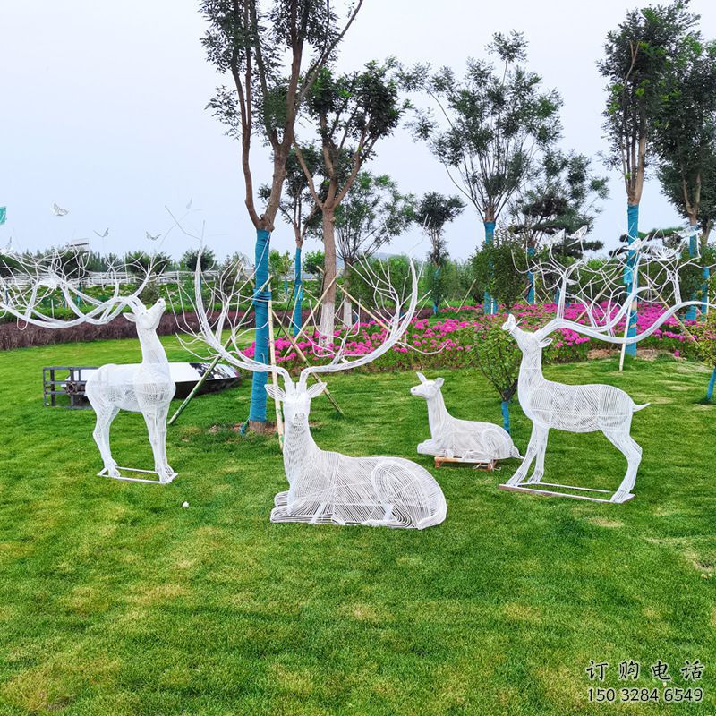 金屬小鹿雕塑制作，陸地擺件，鏤空小鹿雕塑制造商