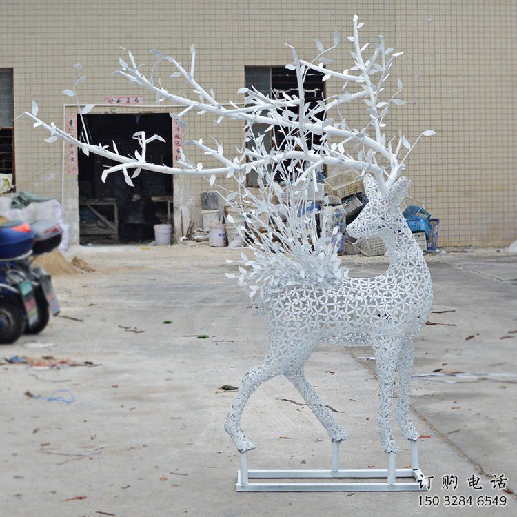 鏤空梅花鹿雕塑標(biāo)準(zhǔn)，彩鋼制作，鏤空工藝動(dòng)物雕塑優(yōu)價(jià)