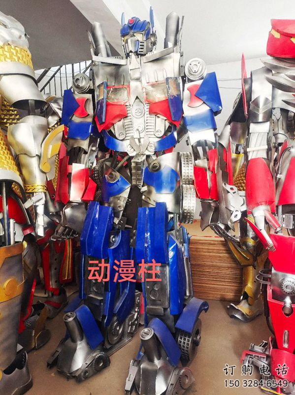 動漫版機甲擎天柱雕塑