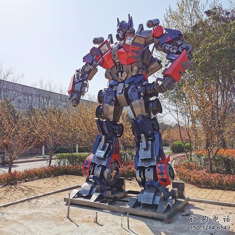 卡通版發聲擎天柱雕塑