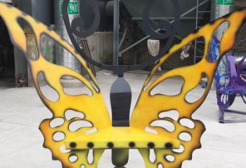 蝴蝶坐凳雕塑，鏤空烤漆工藝，不銹鋼坐凳雕塑廠