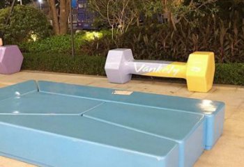 仿真啞鈴坐凳雕塑，藝術(shù)美陳設(shè)計(jì)