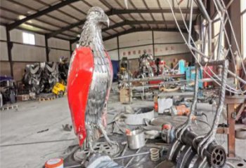 機甲版卡通小鳥雕塑