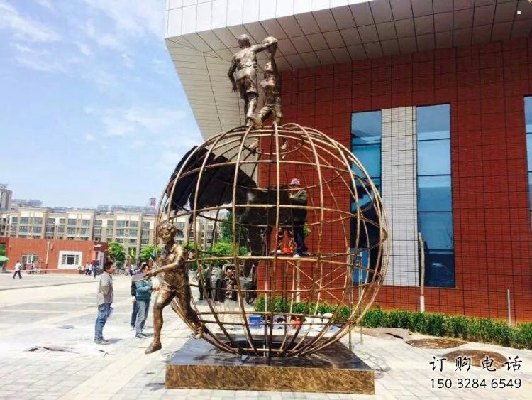 地球儀雕塑常用，景觀概念，地球儀人物雕塑擺件