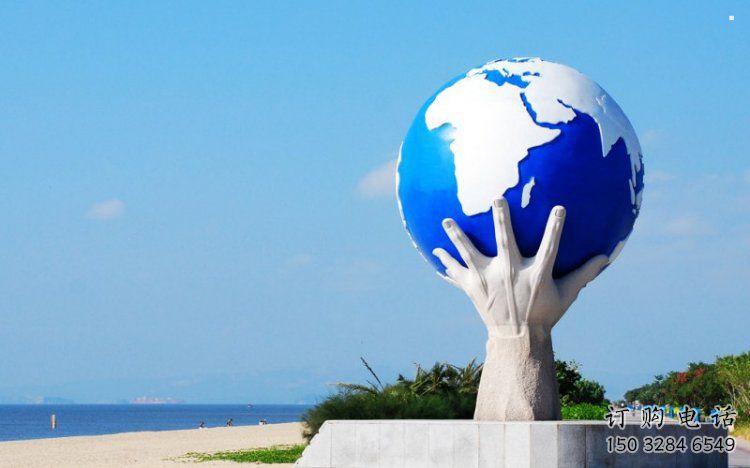 地球儀雕塑廠家，廣場(chǎng)雕塑，景觀手托地球儀雕塑制造商