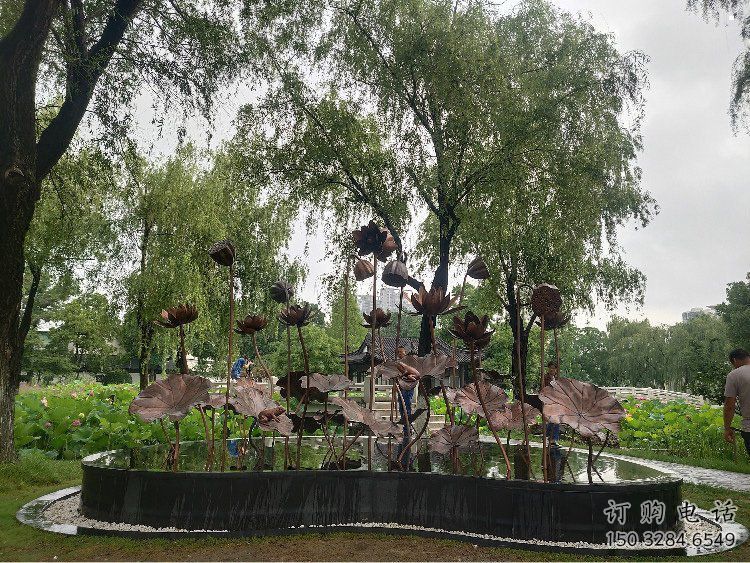 金屬荷花雕塑制作，城市裝飾，銅荷花雕塑標準廠家