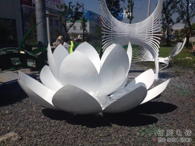 蓮花雕塑訂做，景區案例，藝術不銹鋼蓮花雕塑定制