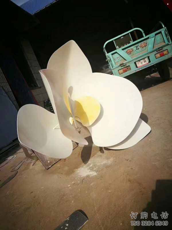 蘭花雕塑生產，景區案例，彩繪蘭花花朵雕塑優選