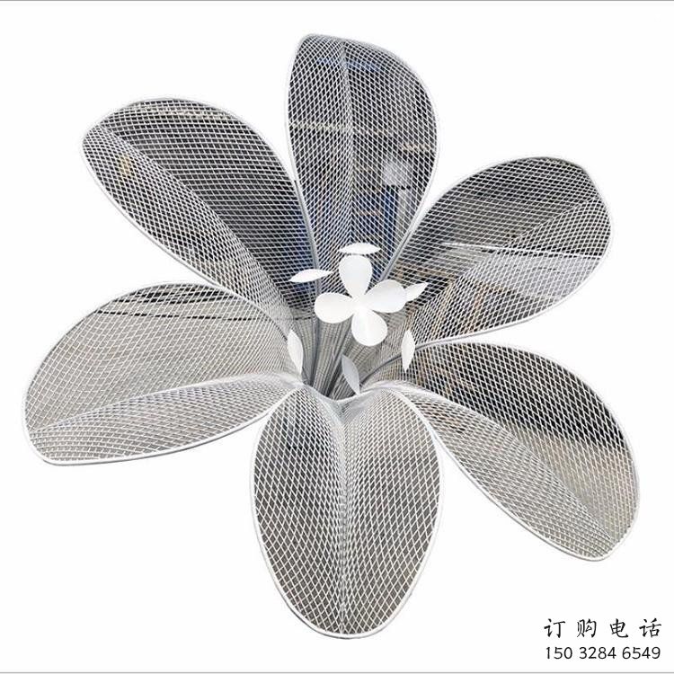 山茶花雕塑制作，村標概念，鏤空山茶花雕塑專供