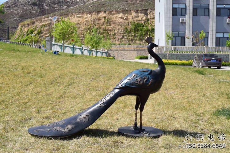 孔雀雕塑優(yōu)選，陸地?cái)[件，景觀銅孔雀雕塑制作廠家