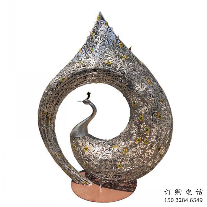 孔雀雕塑廠家，美陳雕塑，鐵藝孔雀雕塑定制