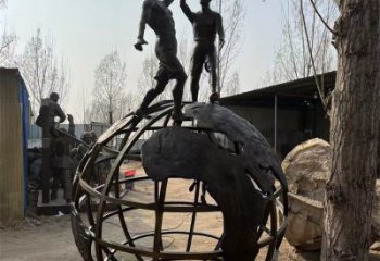 地球儀雕塑供應，校園雕塑，地球儀人物雕塑制造廠家