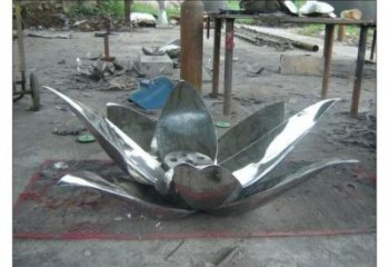 鏡面蓮花雕塑