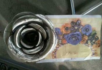 月季花雕塑供應，城市雕塑，不銹鋼月季花雕塑制造廠家