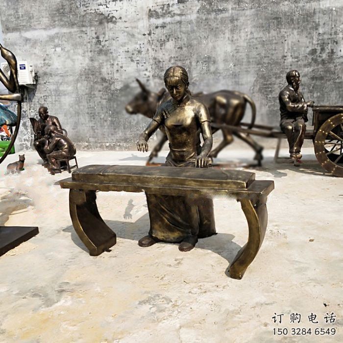 彈古箏雕塑制造商，小區(qū)擺件，民俗人物雕塑提供