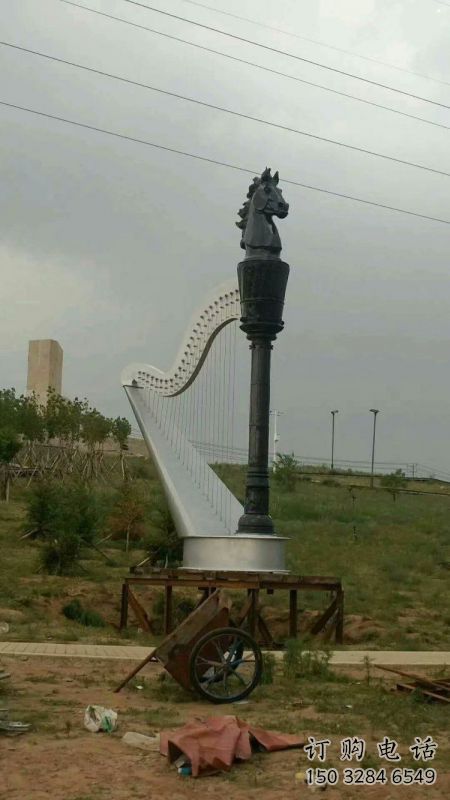 馬頭琴雕塑生產(chǎn)，城市裝飾，不銹鋼馬頭琴雕塑選定