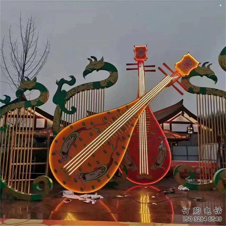 街道琵琶雕塑