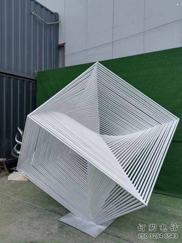 立方體雕塑服務商，街道標識，鏤空立方體雕塑定制