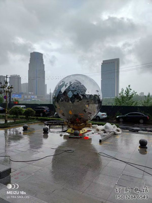 鏡面球雕塑精選，美陳雕塑，不銹鋼球雕塑廠家