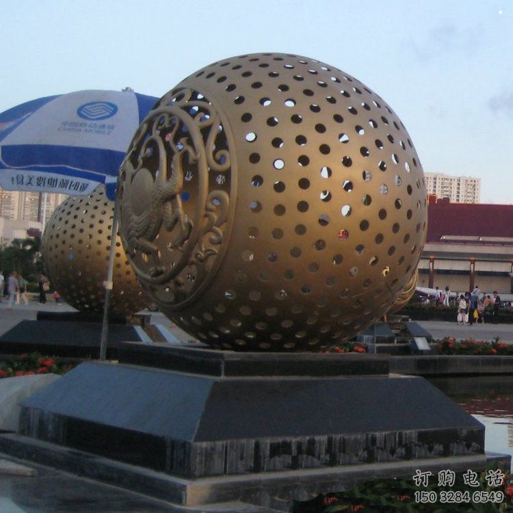 鏤空球雕塑點擊，圓雕體系，烤漆鏤空球雕塑標準