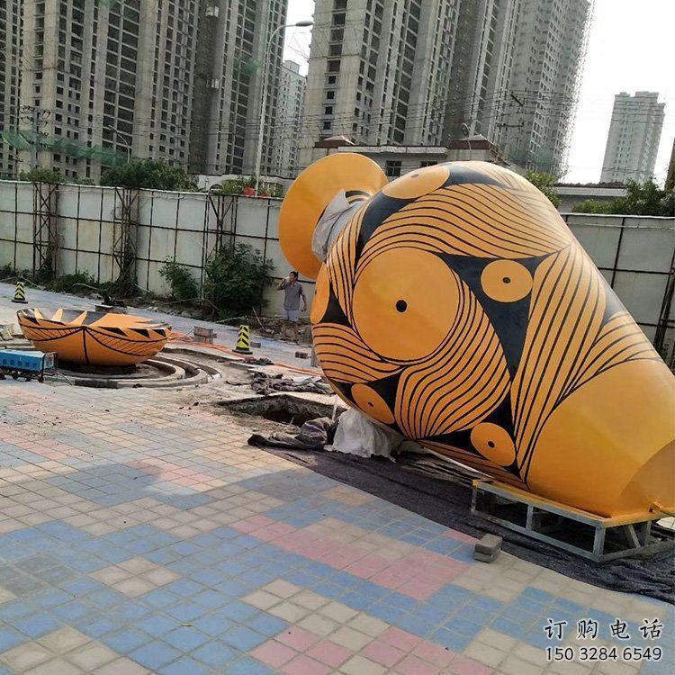 地產花瓶雕塑提供，露天雕塑，玻璃鋼花瓶雕塑生產承接