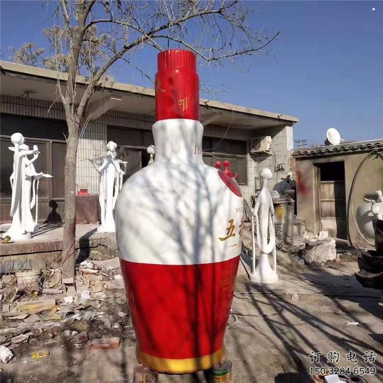 酒瓶雕塑精品，景觀雕塑，房地產(chǎn)玻璃鋼酒瓶雕塑生產(chǎn)商