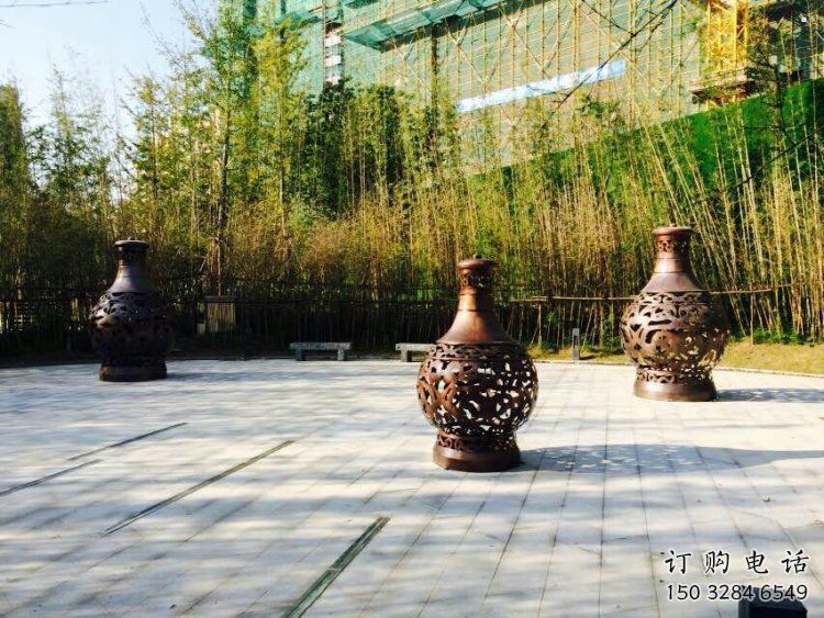 銅花瓶雕塑制造商，小區擺件，景觀銅花瓶雕塑廠家