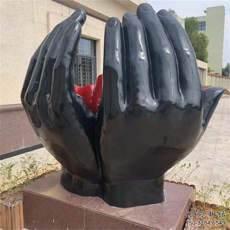 火球雕塑選用，美陳雕塑，鑄銅手托火球雕塑廠家