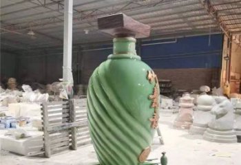 酒瓶雕塑展品，公園小品，城市玻璃鋼酒瓶雕塑供需