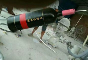 商業(yè)街瓶子雕塑