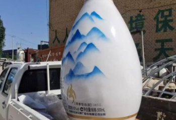 洋酒瓶雕塑定價，街頭雕塑，玻璃鋼洋酒瓶雕塑制作