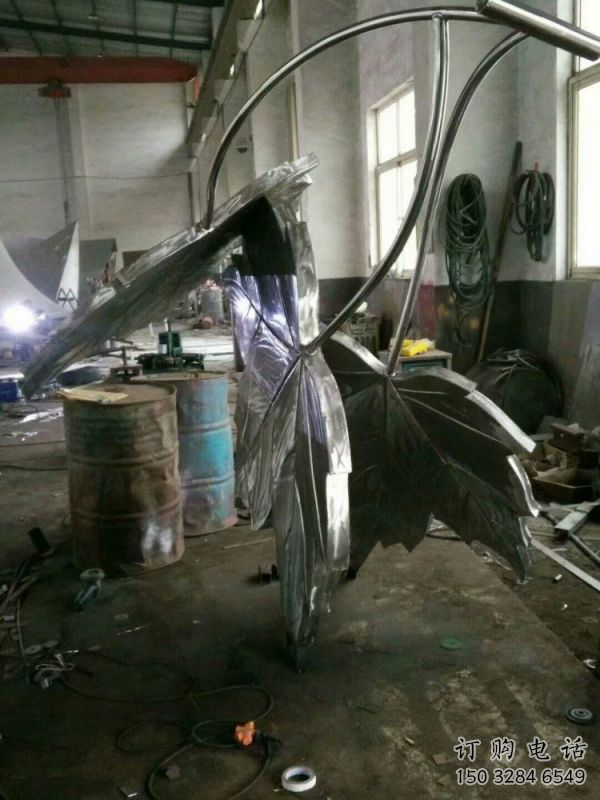 楓葉雕塑指用，景觀雕塑，不銹鋼楓葉雕塑點擊