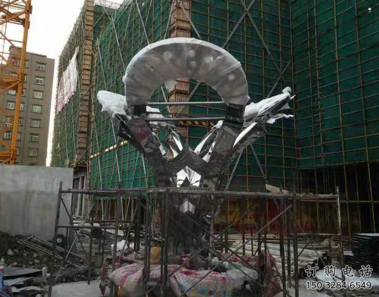 鏡面樹葉雕塑特供，標識雕塑，不銹鋼鏡面樹葉雕塑生產