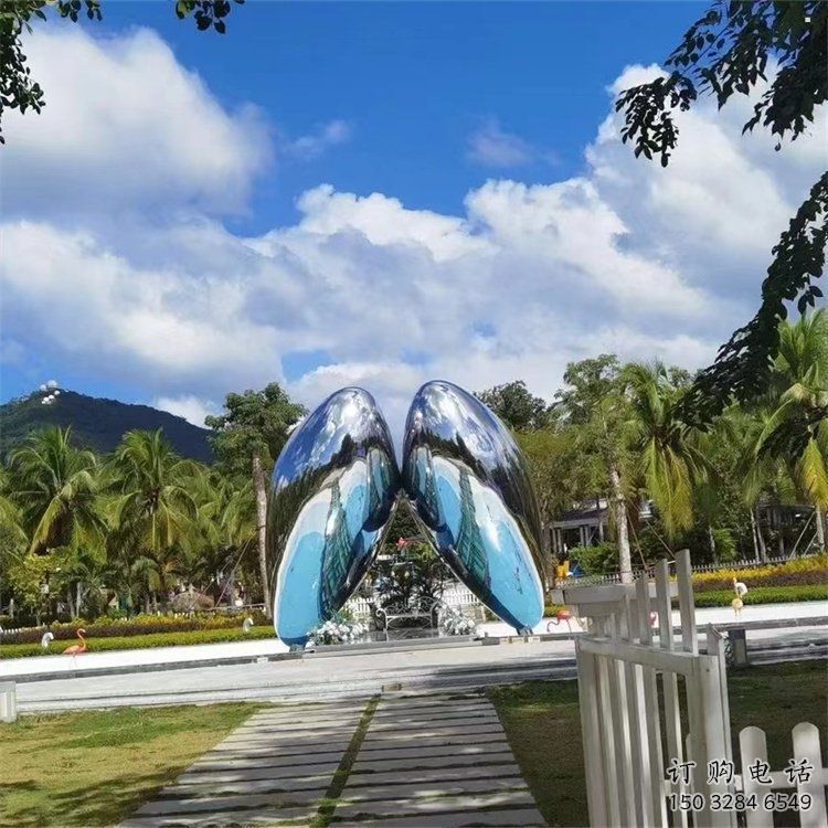 四葉草雕塑廠家，景區(qū)案例，不銹鋼四葉草雕塑常用