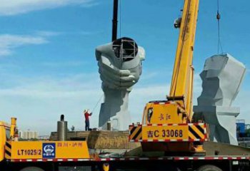 握手雕塑優(yōu)選，小區(qū)擺件，不銹鋼握手雕塑生產(chǎn)商